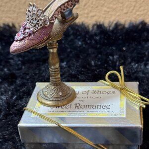 Sweet Romance Miniture Shoe  Stand Display Metal Lace Detailing